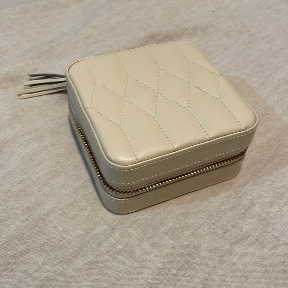 Wolf Jewelry Case